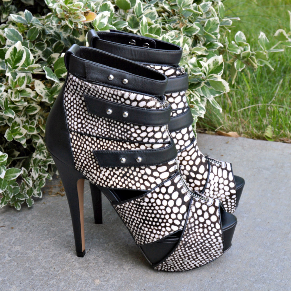 Kate Ferguson Eroreni-88 peep toe ankle booties - Picture 2 of 6